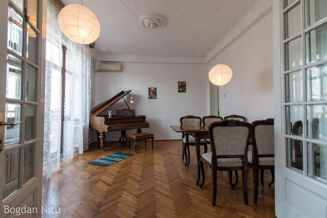 Piano House contacts